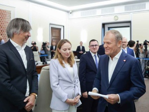 Poseł Polski 2050 skarży się na niskie zarobki ministrów. To jest absurd