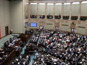 PiS z największym wzrostem poparcia, ale KO na czele zestawienia. Zobacz najnowszy sondaż