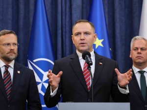 Prezydent przeciw ustawie wiatrakowej. Podpisał projekt zamrażający ceny energii 