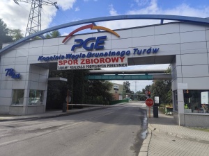 Związki zawodowe weszły w spór zbiorowy i oflagowały zakład KWB Turów