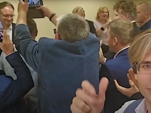 Wybory na prezydenta Zabrza – korki od szampana i telefon od Lukasa Podolskiego – byliśmy w sztabach kandydatów