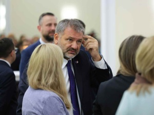 Waldemar Żurek przybył do KRS i groził sędziom