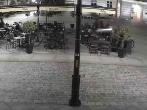Strzelał do ludzi w centrum Kalisza,  wkrótce potem zginął. Ujawniono nagranie 