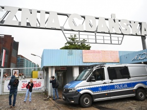 Brama nr 2 Stoczni Gdańskiej zdewastowana przez aktywistów Ostatniego Pokolenia