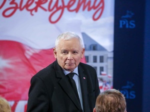 Wypłynął wewnętrzny sondaż PiS. Do samodzielnych rządów niewiele brakuje 