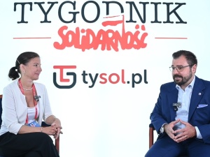 Dyrektor węgierskiego Centrum Praw Podstawowych: Tusk i Magyar to marionetki Brukseli