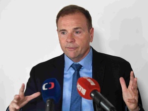 Drony nad Polską. Amerykański generał krytykuje polską taktykę. Słowa szefa NATO nazywa żartem 