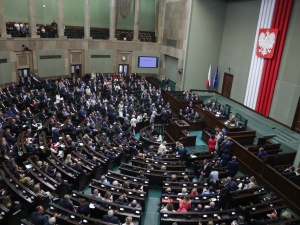 Tylko cztery partie w Sejmie, spory wzrost Konfederacji. Zobacz najnowszy sondaż
