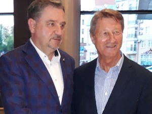 Aliaksandr Jaraszuk wśród uwolnionych dziś białoruskich więźniów. Piotr Duda: To symbol nadziei