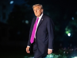 Korespondent ZDF zarzucił urzędnikowi Trumpa nazistowskie inspiracje. Amerykanie mają dosyć niemieckich mediów