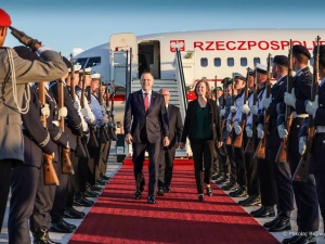 Prezydent Nawrocki rozpoczyna wizyty w Berlinie i Paryżu
