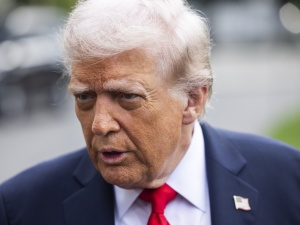 Dlaczego Trump odkłada sankcje na Rosję?