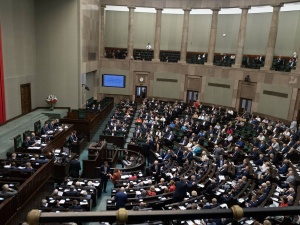 Wzrost KO, wzrost PiS, 4 partie w Sejmie. Zobacz najnowszy sondaż