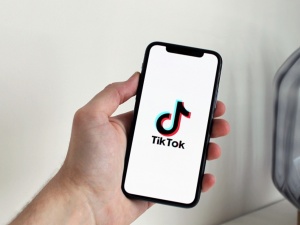 Tragiczne skutki wyzwania na TikToku. Nastolatkowie z zarzutami