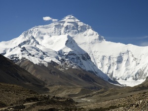Polski narciarz dokonał historycznego zjazdu z Mount Everest