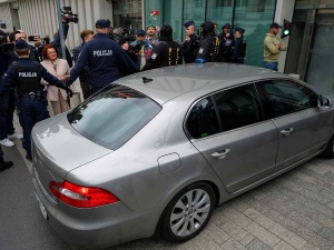 Zbigniew Ziobro zatrzymany przez policję przy wyjściu z samolotu