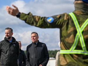 Szef MON: W listopadzie wystrzelenie pierwszych polskich wojskowych satelitów