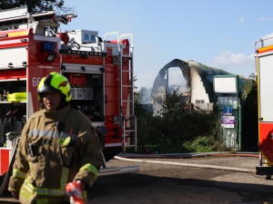 Pożar hali pod Warszawą. Na miejscu kilkanaście zastępów straży