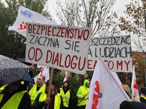 Wielki protest przed siedzibą spółki Enea w Poznaniu. Solidarność: Nie wykluczamy akcji strajkowej