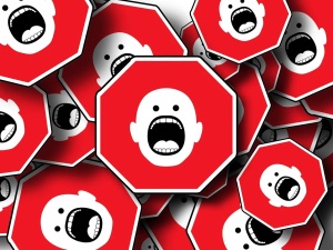 Niemiecka demokracja. Die Linke chce wyrzucić prawicowych dziennikarzy z dzielnicy Berlina