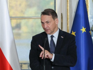 Szef NATO nie zgadza się z Sikorskim. Chodzi o zastrzeliwanie rosyjskich myśliwców