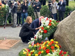 Postawił w Berlinie kamień zamiast pomnika ku czci pomordowanych Polaków. Został odznaczony polskim orderem