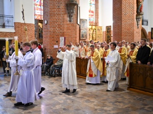 Ingres bp. Skibińskiego do katedry w Elblągu [video]