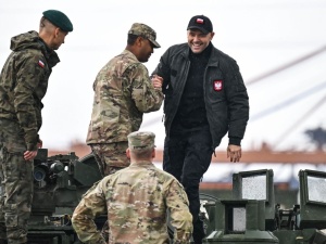 Nowy sondaż: czy Polacy chcą partii Karola Nawrockiego?