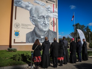 Dzień Pamięci o Duchownych Niezłomnych. Odsłonięto mural ku czci ks. Franciszka Blachnickiego