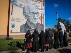 Dzień Pamięci o Duchownych Niezłomnych. Odsłonięto mural ku czci ks. Franciszka Blachnickiego