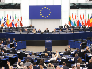 PE nie odpuszcza ws. polityki klimatycznej. Eurodeputowani przyjęli kolejną rezolucję