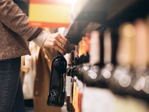 Nocna prohibicja w Warszawie. Rozkwitnie turystyka alkoholowa?