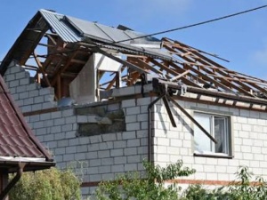 Miesiąc po tragedii w Wyrykach. Rząd obiecał pomoc, a dom wciąż stoi w ruinie