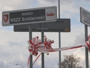 W Miechowie poświęcono rondo drogowe im. NSZZ Solidarność