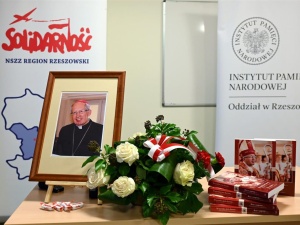 Misjonarz odradzającego się Kościoła. Solidarność upamiętniła śp. Biskupa Jana Niemca