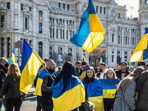 Masowy wyjazd młodych Ukraińców po zmianie prawa mobilizacyjnego. Kierunek - Polska