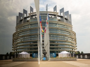 UE utworzyła zręby ponadnarodowej państwowości. Suwerenność państw członkowskich odchodzi w niebyt