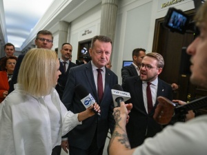 Błaszczak: „Tusk zamiast zajmować się Polską, prowadzi wojnę z opozycją”