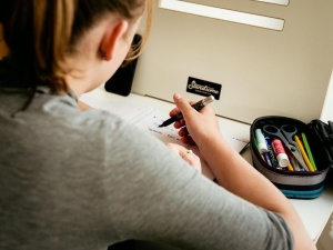 Obowiązkowe prace domowe w szkołach. Miażdżące wyniki sondażu