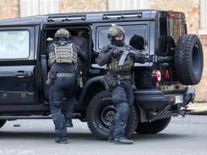 Francja w szoku: kierowca krzyczał „Allah Akbar” i wjeżdżał w ludzi. Są ranni