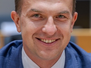 Kompromitacja rzecznika rządu Donalda Tuska Adama Szłapki na platformie X