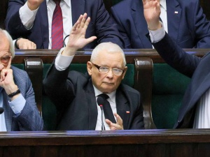 Polacy zapytani o koalicję PiS z Konfederacją. Jest sondaż