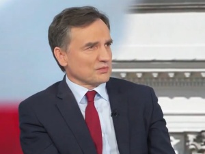 Ziobro oskarża Tuska o sądową ustawkę: Decyzję o areszcie miał podjąć dyżurny sędzia