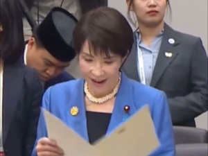 Chiński konsul grozi japońskiej premier: „Jej brudny łeb trzeba odciąć bez wahania”