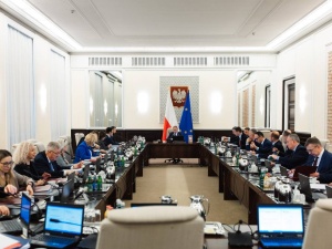 Rząd kapituluje? Minister Tuska uprzejmie prosi prezydenta Nawrockiego