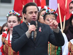 Specjalny gość. Jeden z nas. Tak Krzysztof Bosak przywitał prezydenta Karola Nawrockiego