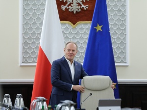 Demagog.org.pl wykazał, że Donald Tusk kłamał ws. zwolnienia Polski z paktu migracyjnego