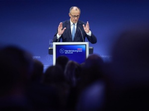 Merz apeluje do Zełenskiego. Gwałtowny napływ młodych Ukraińców budzi protesty