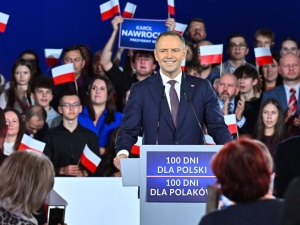 Prezydent po 100 dniach: Po pierwsze Polska. Tłumy na wiecu