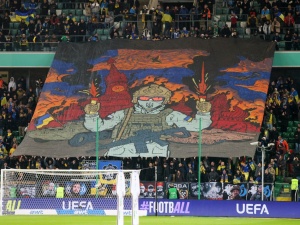 Oprawa polskich kibiców zakazana, ukraińskich nie. Politycy pytają o decyzje służb 